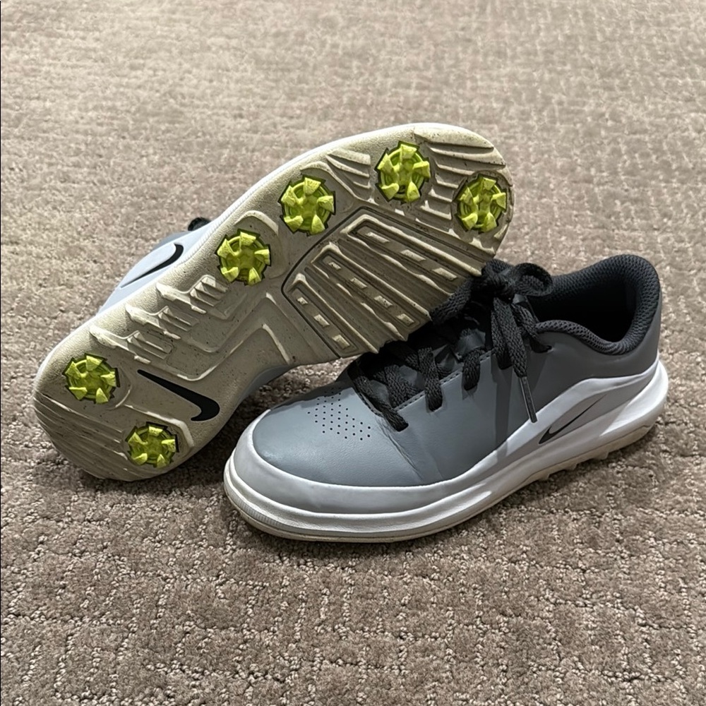 Nike Youth Gray and Black Golf Shoes